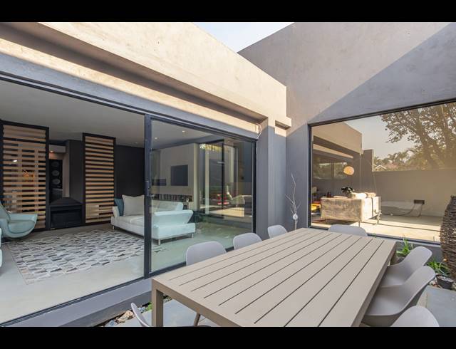 3 BEDROOM FREEHOLD FOR SALE IN LINDEN